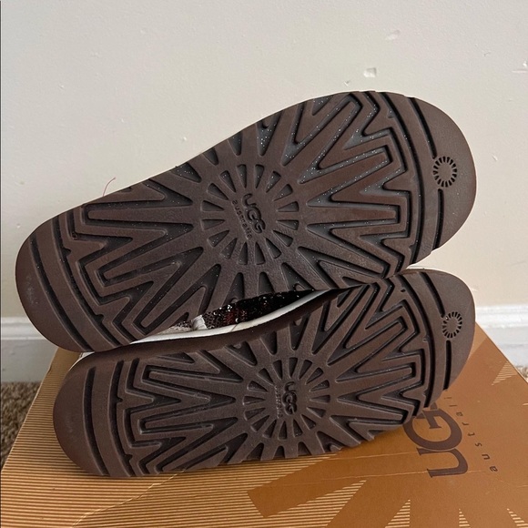 Champagne Sparkle Ugg Boots - Picture 4 of 4